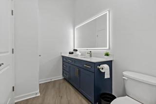 Spacious 2BD - 5 Min DT, Gym, Parking, W-D - Sleep 12 - Charlotte - 4