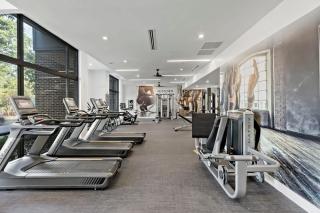 Spacious 2BD - 5 Min DT, Gym, Parking, W-D - Sleep 12 - Charlotte - 1