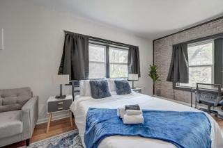 Elegant Studio McKinley Beach - Brady St Lowr East - Milwaukee - 6