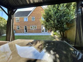 Vitre Gardens - Lymington - 0