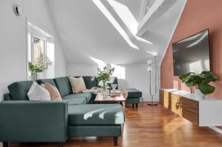 Arctic Homes - Historic Penthouse - 5