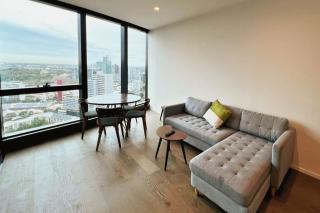Capacious 1 Bedroom Apartment in Southbank - Melbourne - 1
