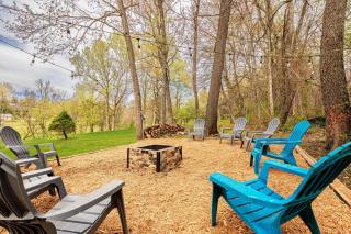 Enola Trail Getaway - bikes, rural, BBQ ,King bed, patio - - 8