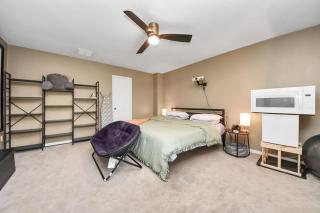 King Bed Private Bathroom.Fast Wi-fi.Projector - Katy - 9