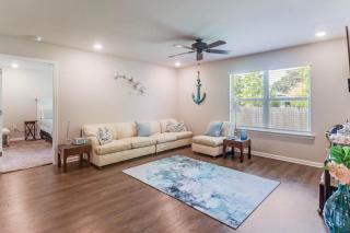 Pelican Grove - Long Beach - 5
