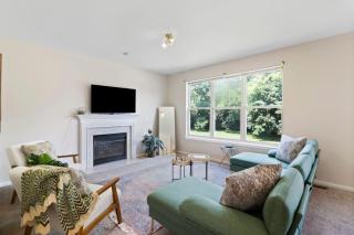 Quiet Suburban Home with Art Deco Flair - Ann Arbor - 7