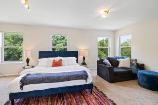 Quiet Suburban Home with Art Deco Flair - Ann Arbor - 6