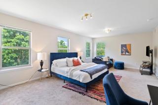 Quiet Suburban Home with Art Deco Flair - Ann Arbor - 3