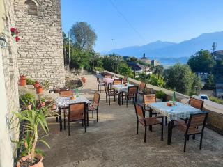 Guri Guesthouse - Gjirokastër - 0