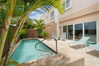 Beach View - Blue Ocean View townhome - LV18th - Palm-Eagle Beach - 8
