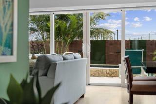 Beach View - Blue Ocean View townhome - LV18th - Palm-Eagle Beach - 5