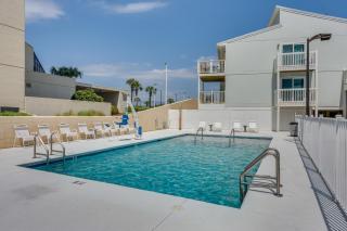 Walk to Orange Beach Family Condo with Patio - Orange Beach - 8