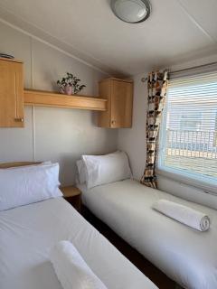 Newly Refurbished Three Bedroom Static Caravan on Seven Bays Holiday Park - Saint Merryn - 1