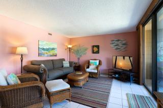 Beachside Condo with Ocean Views - Kailua-Kona - 6