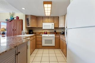 Beachside Condo with Ocean Views - Kailua-Kona - 3