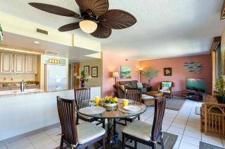 Beachside Condo with Ocean Views - Kailua-Kona - 1