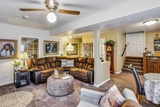 Lower-Level Apt with Hot Tub and Sauna in Graham! - Graham - 6