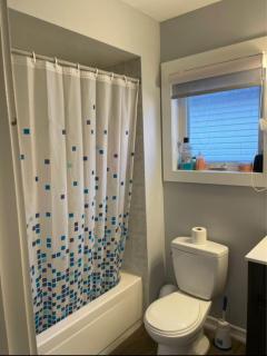 Serene Bedroom with Private Ensuite - Georgina - 1
