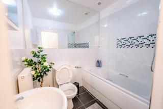 New 2BR Home Comfy and Spacious - Cardiff - 1
