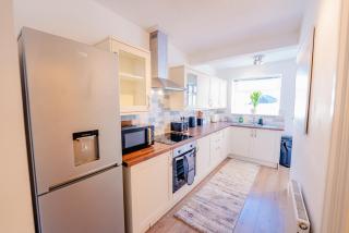 New 2BR Home Comfy and Spacious - Cardiff - 9