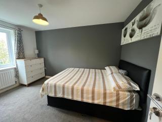Tuffley 4 bedroom house - Quedgeley - 1