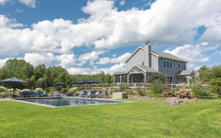 Luxury Getaway Private Pool, Creek, 2 Fireplaces - Parksville - 0