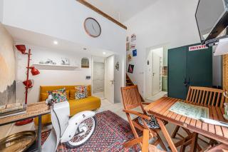 Charming Suite & The Hidden Gem on Akacfa str - Budapest - 0