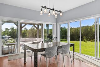 Luxury Getaway Private Pool, Creek, 2 Fireplaces - Parksville - 6