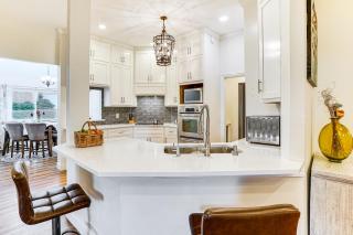 Spacious Family Retreat in Fort Worth Area! - - 5