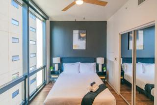 Blissful Studio High Rise DT, Pool, Gym, Parking - Phoenix - 3
