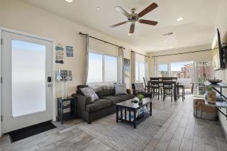 Ocean View Paradise w Private Patio & Spa - 9