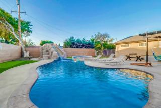 Salt Water Pool & Mini Golf Close to Downtown - Bonita - 5