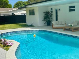 Chic-ness Oasis NOW HEATED POOL ! - 5