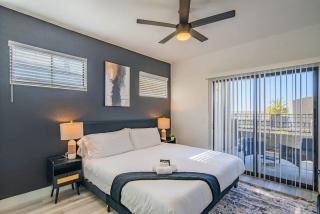 Charming 2B King Bed with Pool Hot Tub, Gym, Parking - Glendale - 8