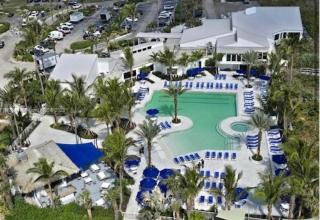Dreamy Condo 2 minute walk to Beach w King Size Bd - Fort Pierce - 9