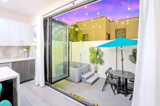 B- InstaWorthy & Family-Friendly NoHo Gem- Near Universal & Hollywood with Parking, Games, and Hot Tub - 8