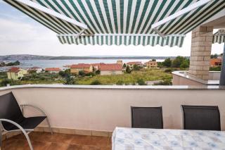 Ferienwohnung in Barbat mit Garten, Grill und Whirlpool - Rab - 0