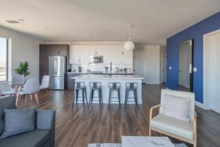 Posh 2BD - Pool, Gym, Parking, W-D - Sleeps 6 - Tempe - 6