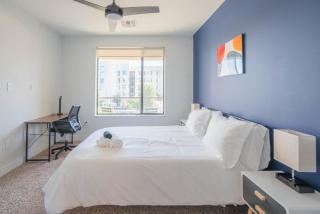 Chic 1BD - Pool, Gym, Parking, W-D - Sleeps 4 - Tempe - 2