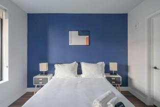 Modern 1BD - Pool, Gym, Parking, W-D - Sleeps 4 - 7