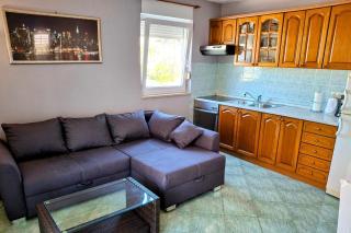 Apartments with parking space Palit, Rab - 24465 - 3