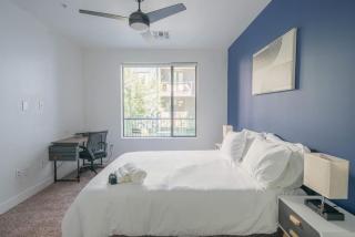 Charming 1BD - Pool, Gym, Parking, W-D - Sleeps 4 - Tempe - 2