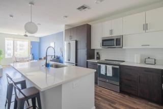 Cozy 1BD - Pool, Gym, Parking, W-D - Sleeps 4 - Tempe - 1