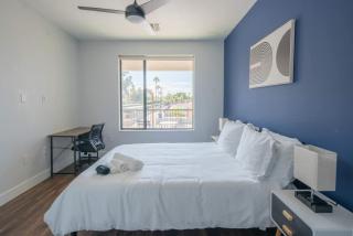 Fancy 1BD - Pool, Gym, Parking, W-D - Sleeps 4 - Tempe - 2