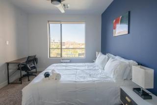 Stunning 1BD - Pool, Gym, Parking, W-D - Sleeps 4 - Tempe - 2