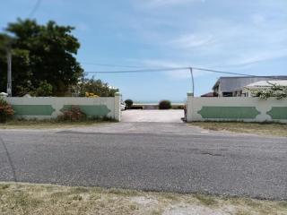 Port of Call Hotel - Black River - 7