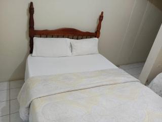 Port of Call Hotel - Black River - 5