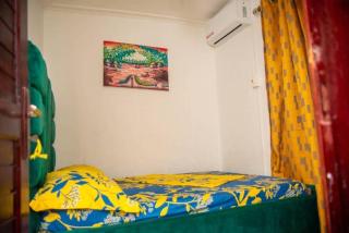 2 Bed Apt Sleeps 5 - WiFi Parking Balcony - 1