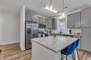 Luxurious King 2BR Suite Mins to Downtown Durham! - Durham - 1