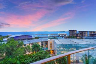 Sea Cave Art Lovers Retreat Harbour Views and Pool - Darwin - 6